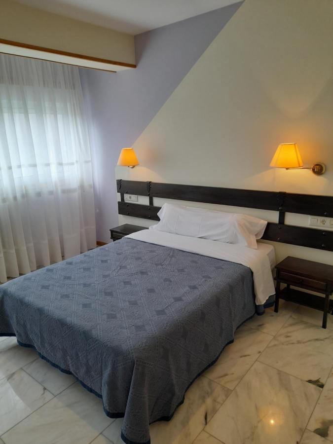 Hotel Os Carballos Sigueiro Dış mekan fotoğraf